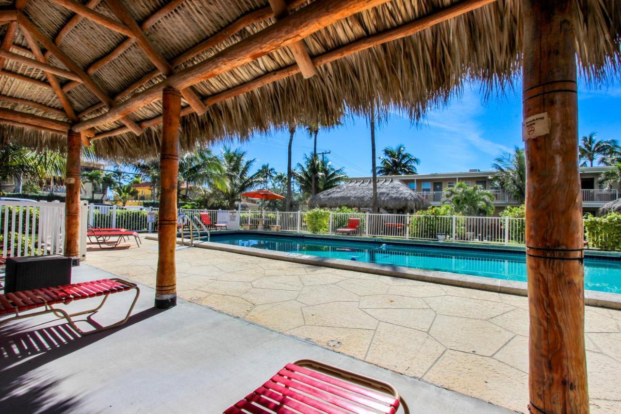 Oceans Beach Resort & Suites Pompano Beach Exterior photo
